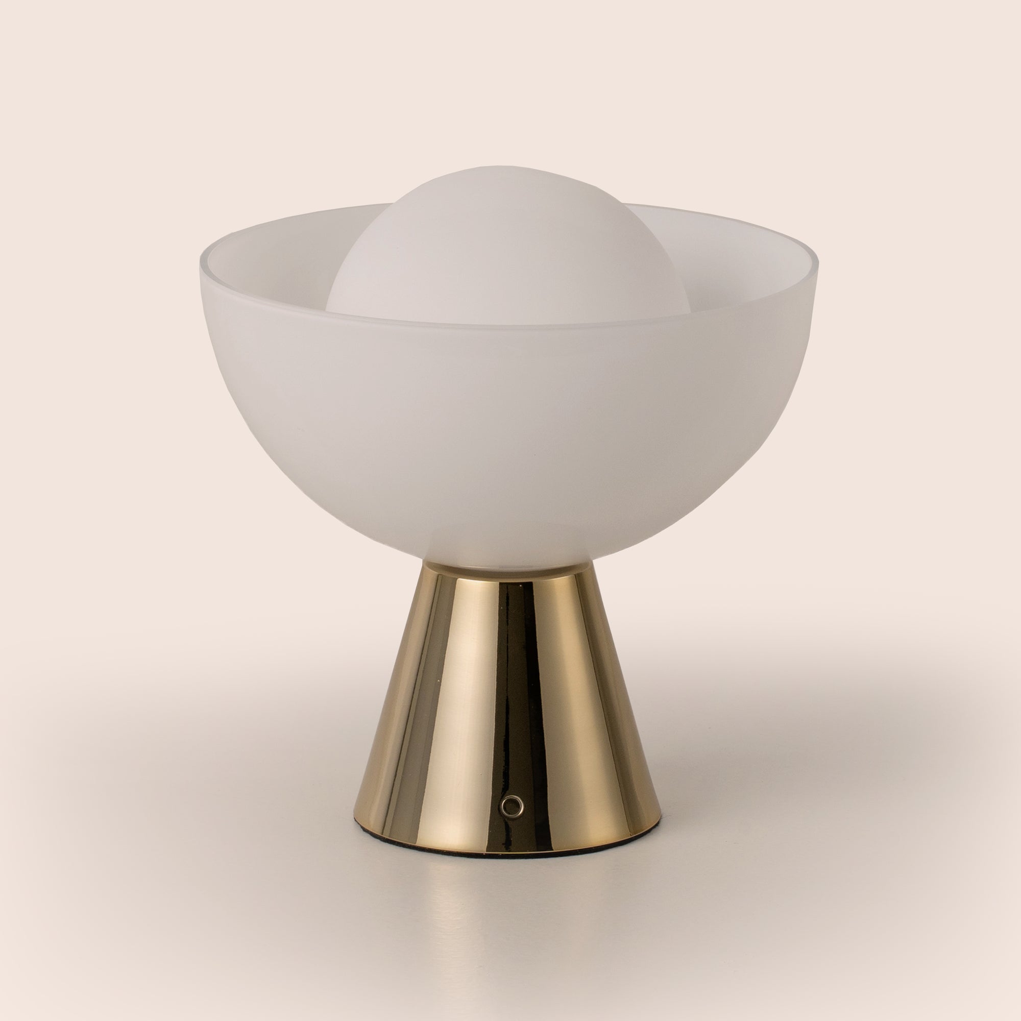 Brass dome cordless table lamp