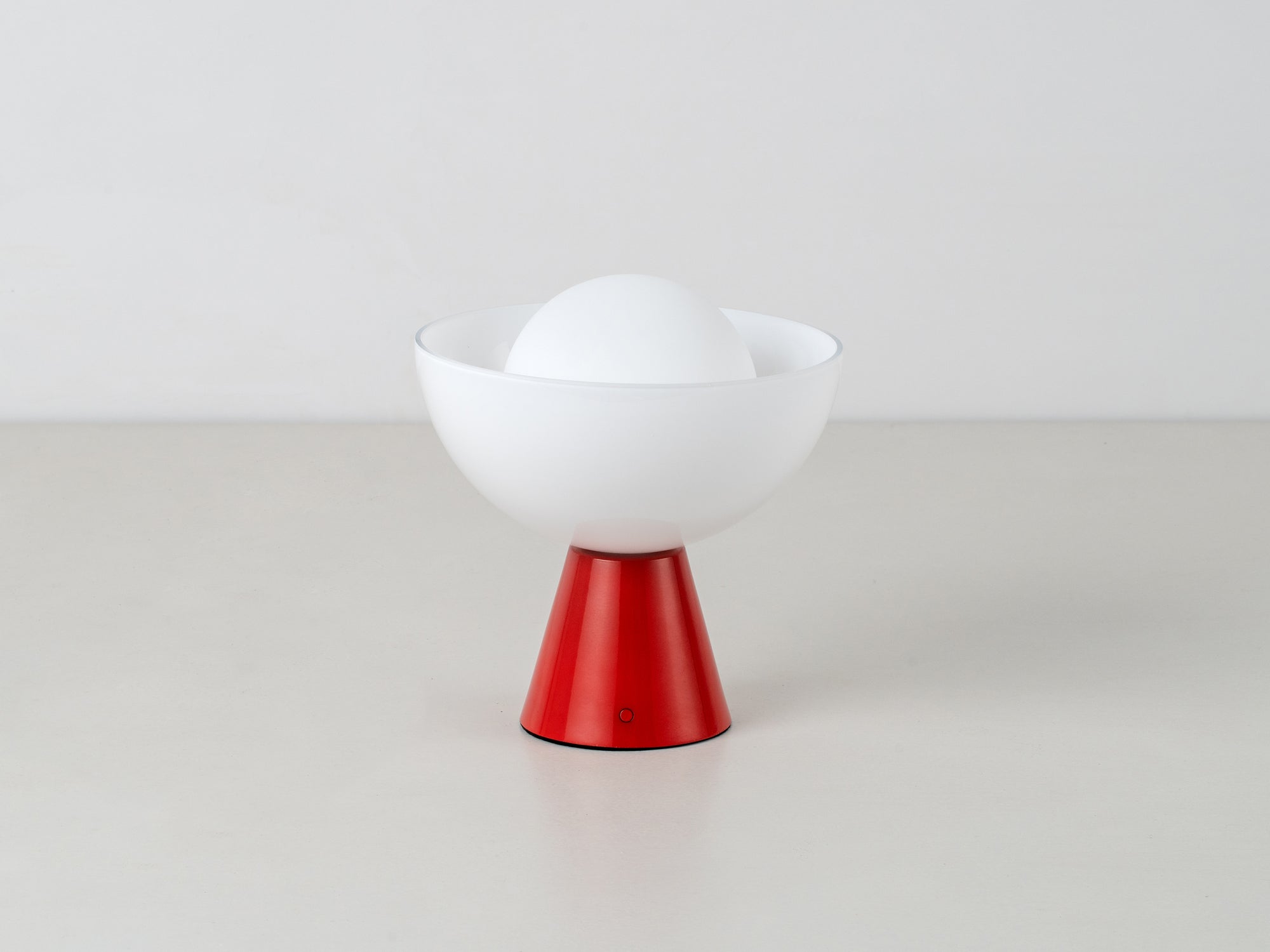 Jam red dome cordless table lamp