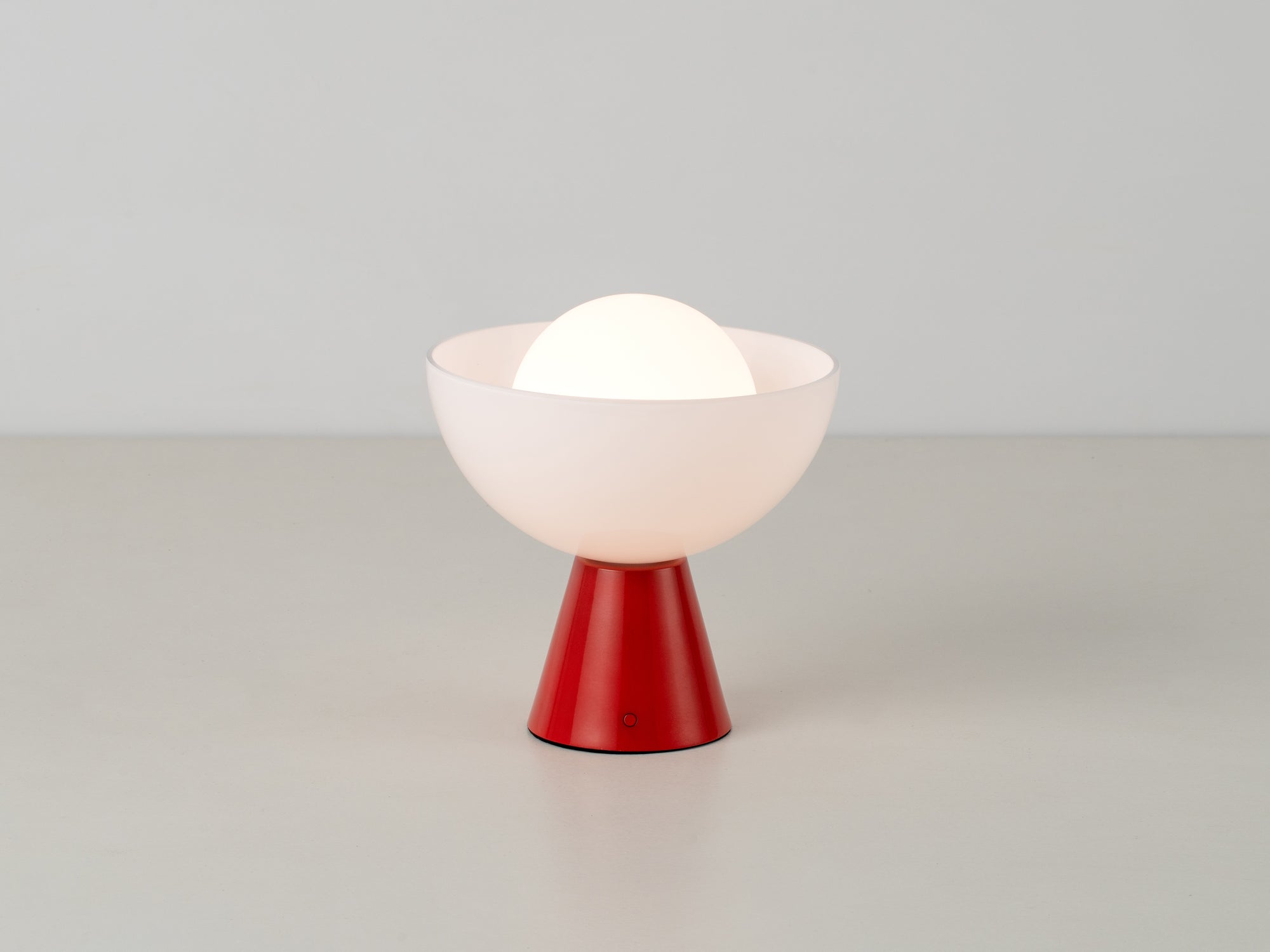 Jam red dome cordless table lamp