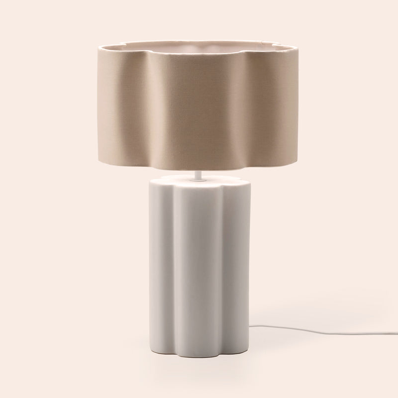 White flower ceramic table lamp